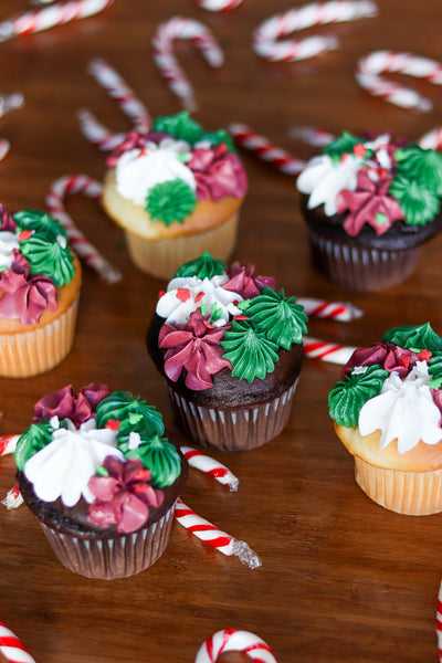 Christmas Floral Cupcakes (6, 12)